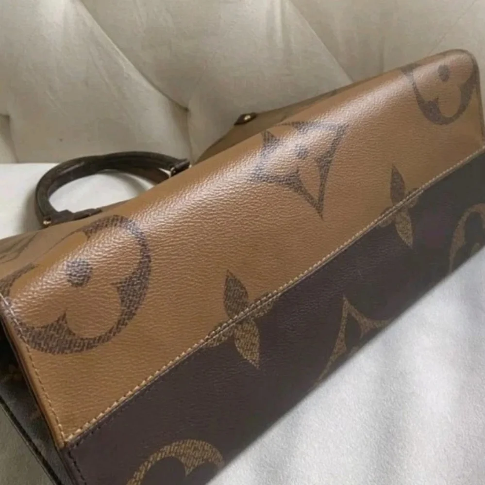 🚫SOLD🚫Louis Vuitton Reverse Monogram On The Go MM - Picture 8 of 16